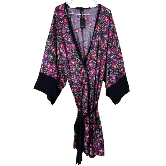 torrid Kimono Sleeve Midi Robe - Satin Floral Black Water Outline Floral 3X / 4X - Picture 6 of 16